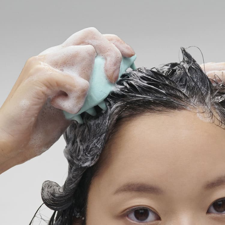 SCALP MASSAGER BRUSH (CEPILLO MASAJEADOR PARA CABELLO)
